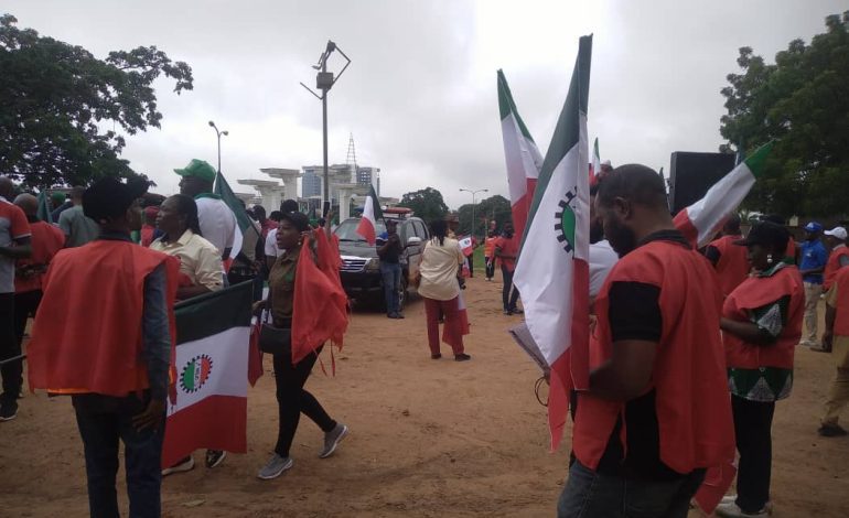 Workers Stranded As Labour Union Shuts Down Jos DisCo Over Tariff Hike