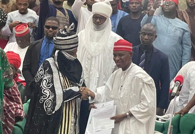 Despite Court Order, Sanusi Turbaned As Emir Of Kano, Receives Reinstatement Letter