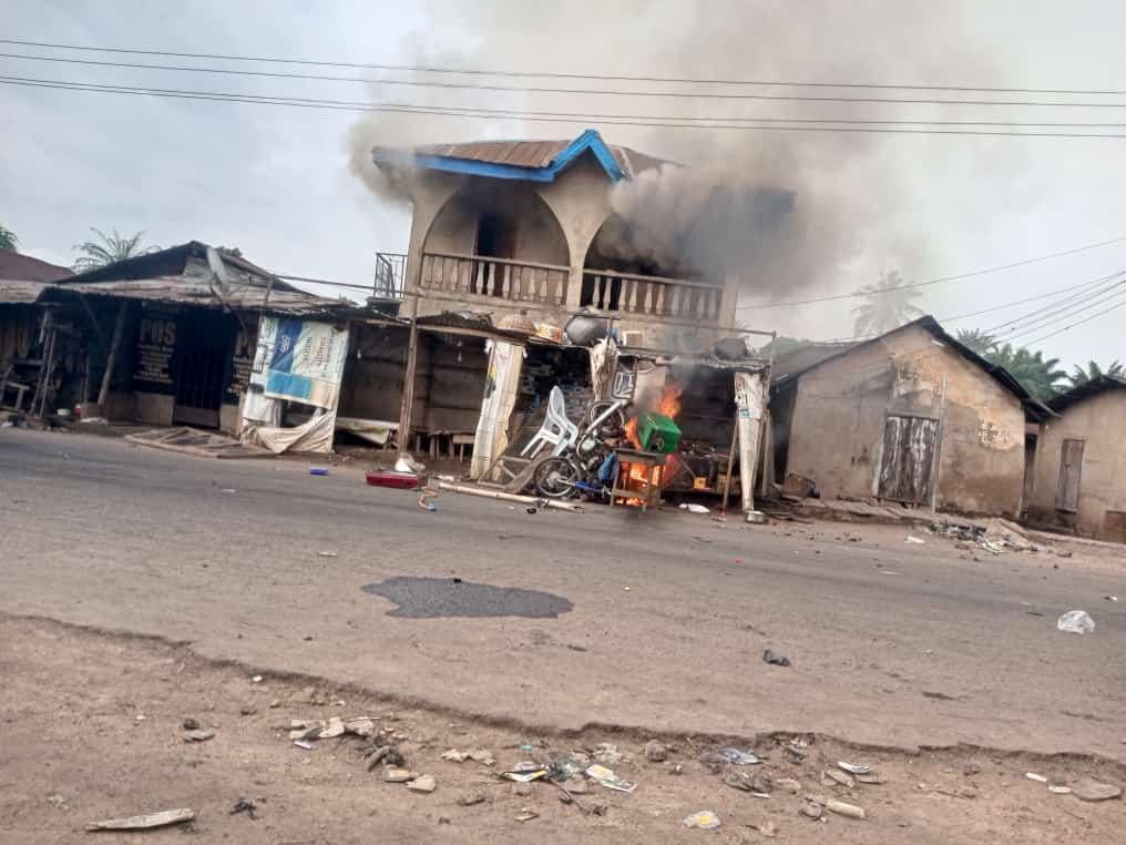 Palace Burnt, Two Dead As Chieftaincy Crisis Erupts Araromi-Owu