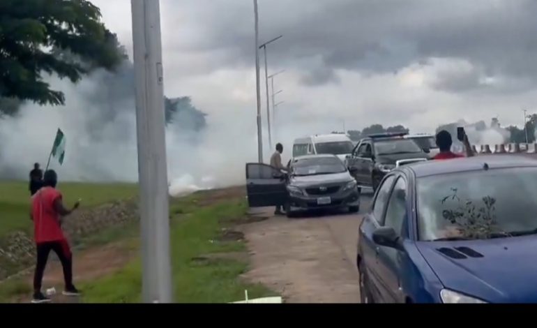 Tension As Policemen Fire Live Ammunitions At #EndBadGovernance Protesters In Abuja (Videos)