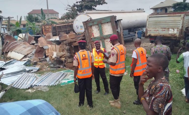 25 Feared Dead As Trailer Rams Into Vehicles