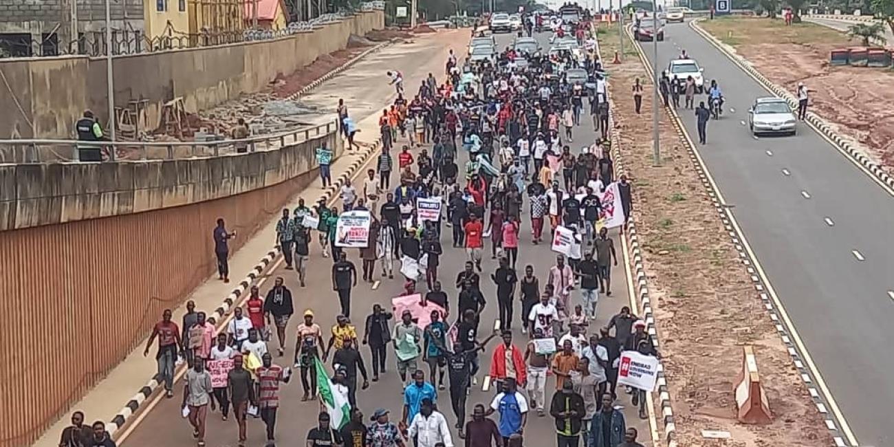 Chaos as Police Teargas #EndBadGovernment Protesters in Abuja (Photos, Videos)