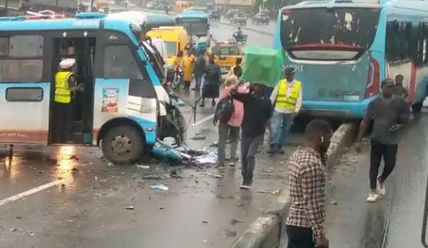 Multiple Injured As BRT Buses Collide In Lagos 