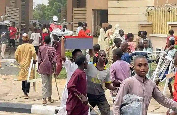 Protest: NSCDC Returns Recovered Looted Items To NCC, Court