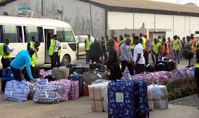 400 Deported Nigerians Arrive Abuja From UAE