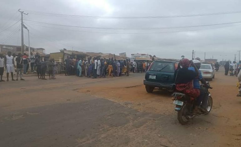 Protest Rocks Ilorin Over Fuel Price Hike (Video)