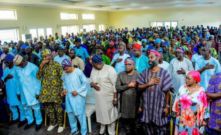 Over 300 Oyetola Loyalists, PDP Grassroots Mobilisers Pledge Loyalty To Omoluabi Progressives