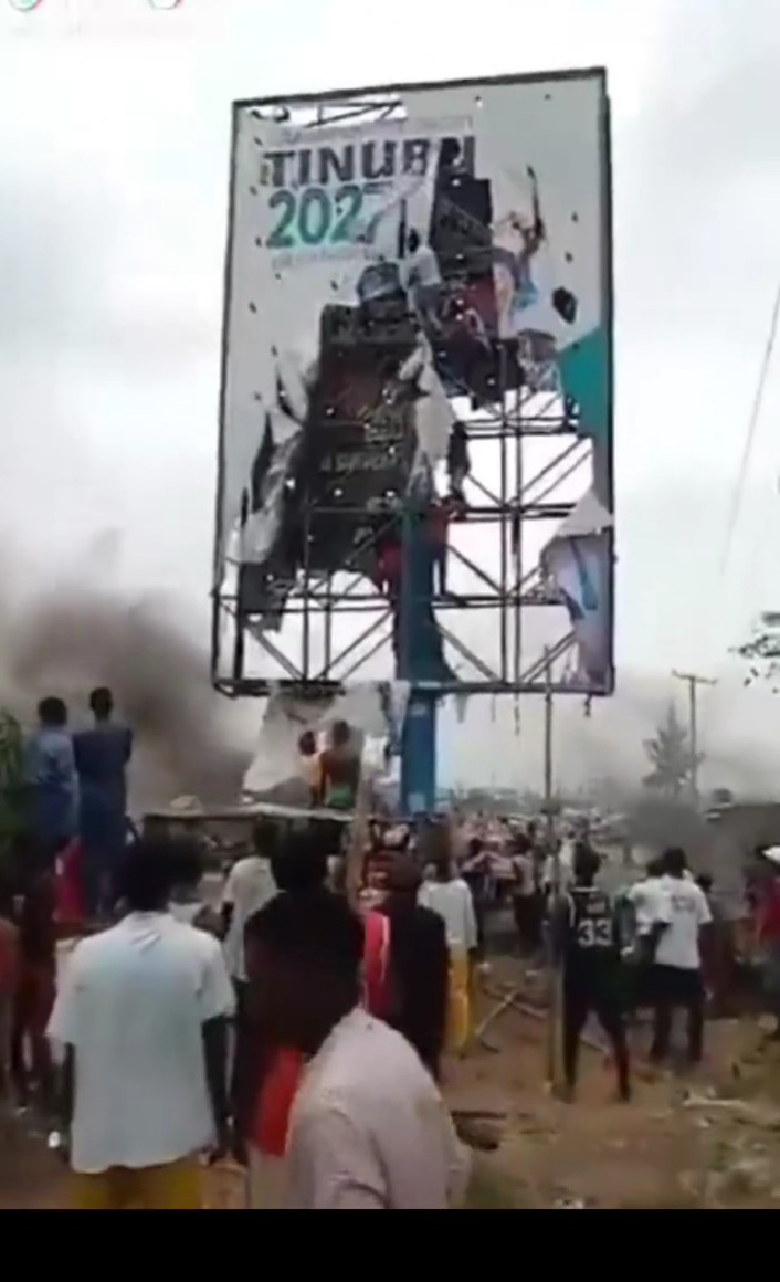 Angry Northern Youths Destroy Tinubu’s Campaign Billboard (Video)