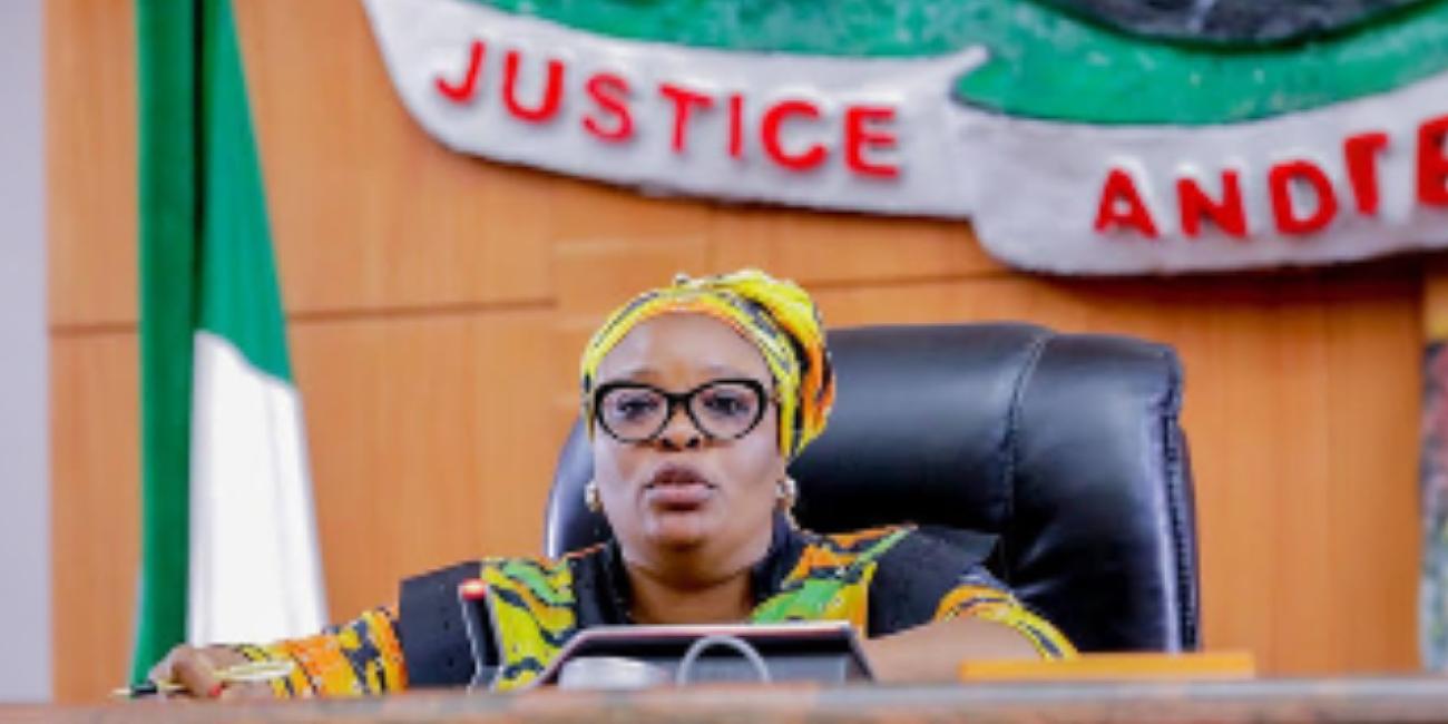 Lagos Lawmakers, DSS Clash Over Invasion Of Assembly By Security Agents