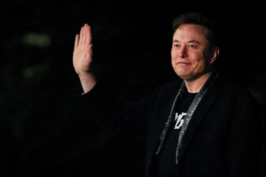 Apple Favouring ChatGPT In App Store Rankings – Elon Musk