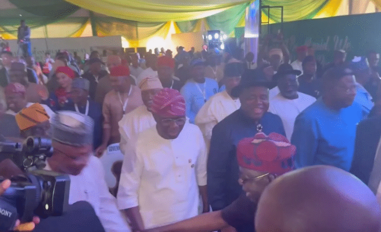 ANOTHER BETRAYER? VIDEO: Tinubu Snubs Sanwo-Olu During Lagos-Calabar Coastal Highway Ceremony