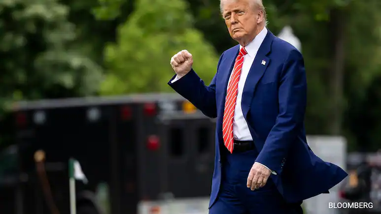 US Court Allows Trump To Temporarily Bar AP From White House Events