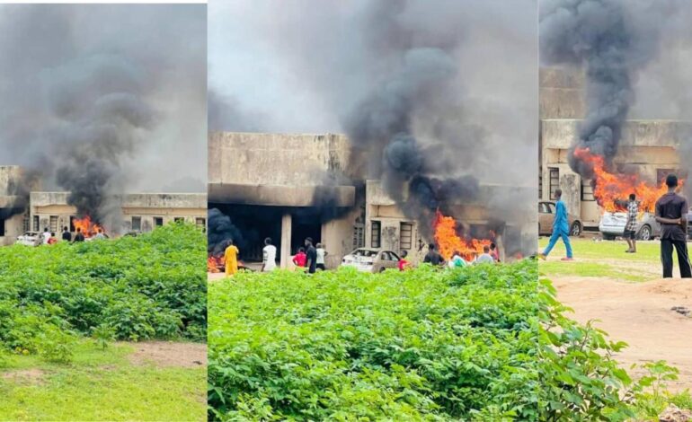 Angry Youths Burn NDLEA Office, Attack Emir’s Palace Over Abduction Of POS Agent