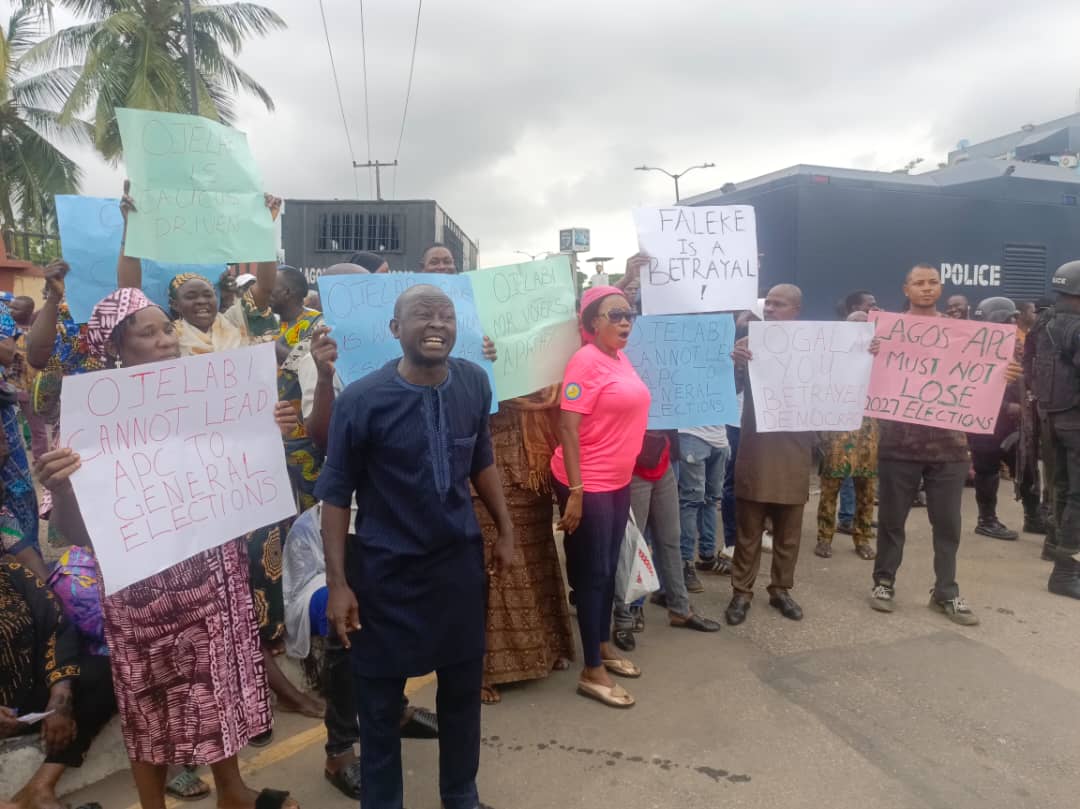Lagos APC Members Protest At House Of Assembly, Demand Removal Of Party Chairman