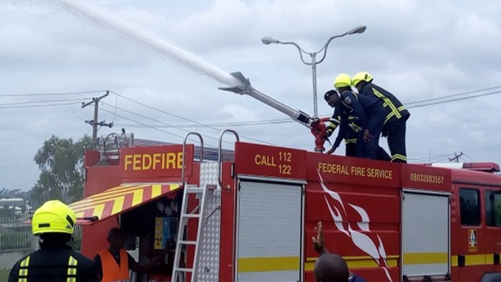 Angry Osun Residents Attack Firefighters For Late Response