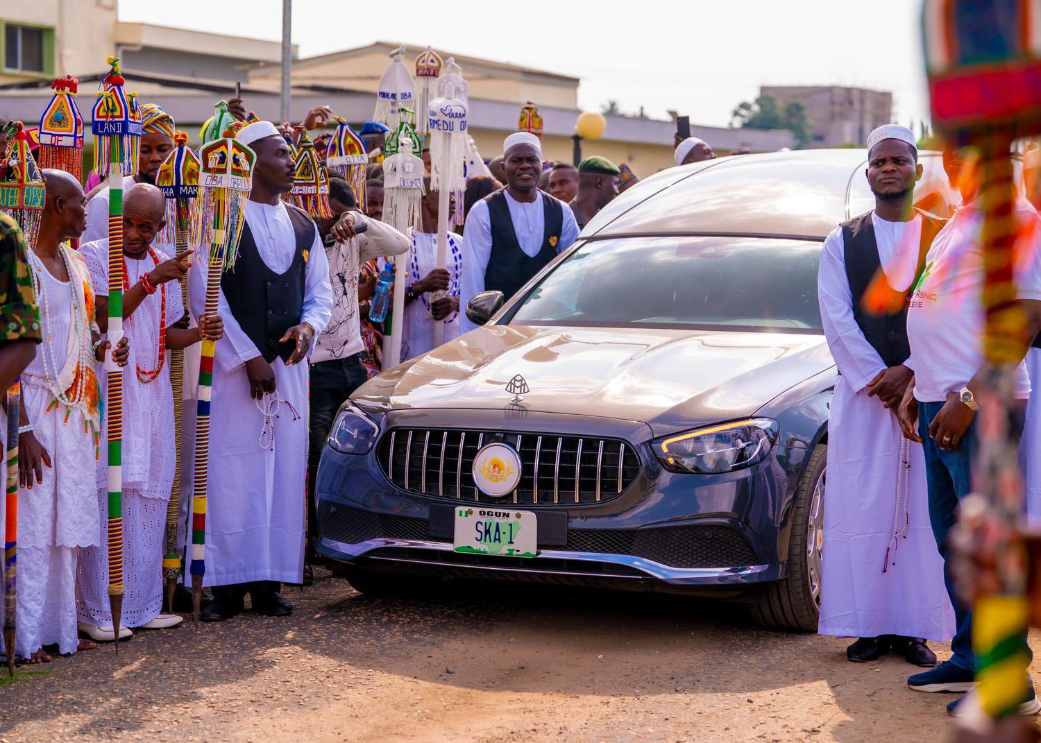 Late Awujale Of Ijebuland Buried (Photos)