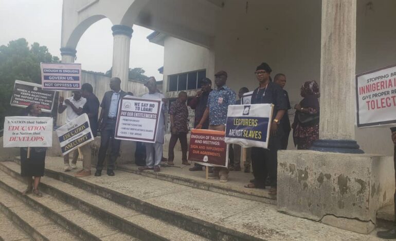 ASUU Stages Protest In OAU Over Tinubu Govt’s Failure To Meet Demands