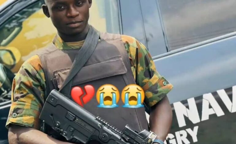 Nigerian Navy Officer Dies As Boat Capsizes During Anti-Smuggling Raid In Lagos