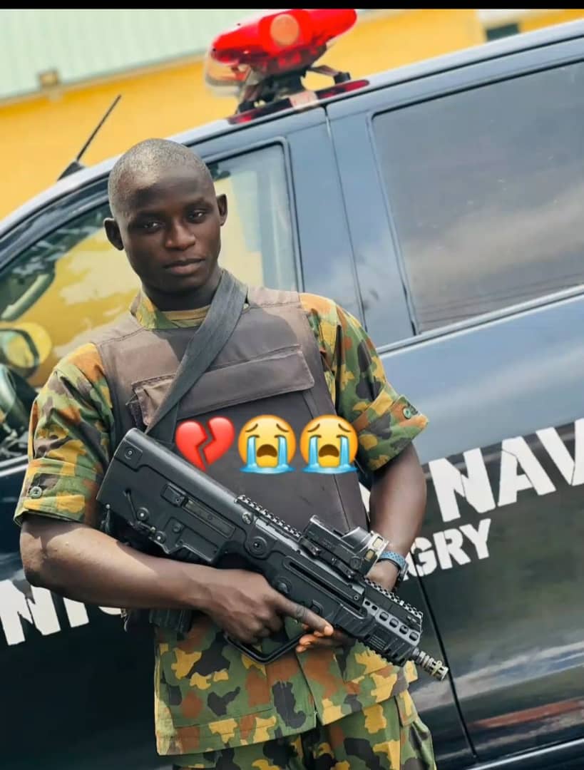 Nigerian Navy Officer Dies As Boat Capsizes During Anti-Smuggling Raid In Lagos