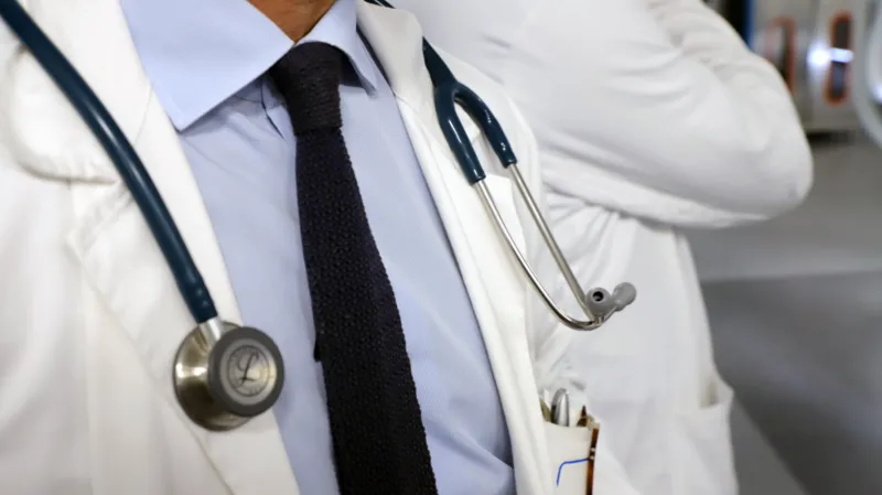 Drama As Doctor Leaves Patient In Middle Of Surgery To Have S*x With Nurse