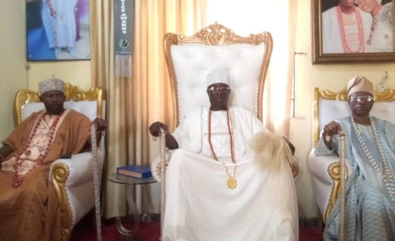 Oluwo Faces Legal Action As Origbo Obas Issue 21-Day Ultimatum Over Disrespect To Ooni