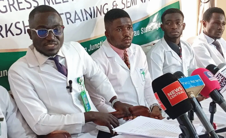 UNIJOS Dental Students Protest Non-Accreditation Of Courses, 10 Years Without Graduation
