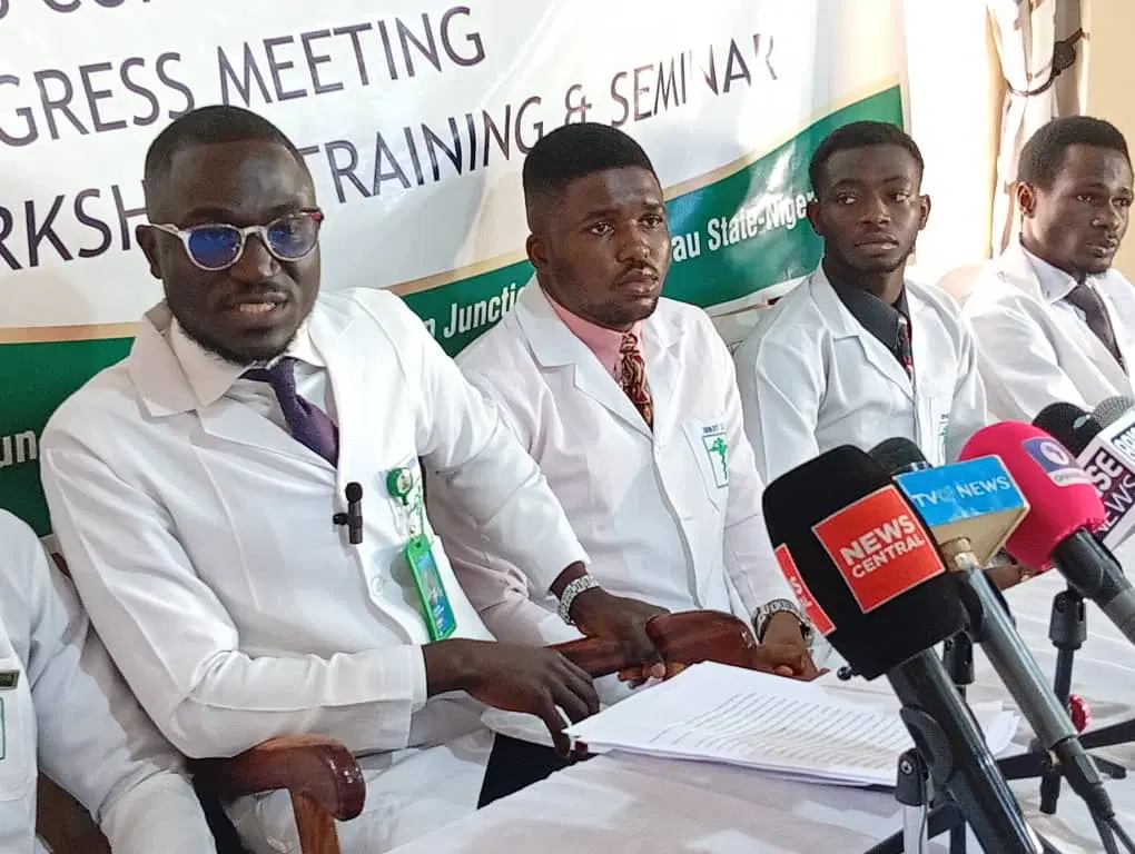 UNIJOS Dental Students Protest Non-Accreditation Of Courses, 10 Years Without Graduation