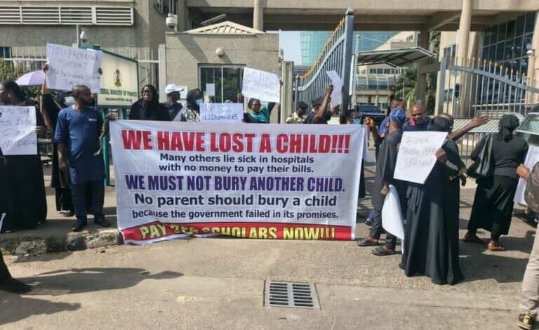 Parents Of Students Studying Abroad Block Finance Ministry, Protest Unpaid Allowances