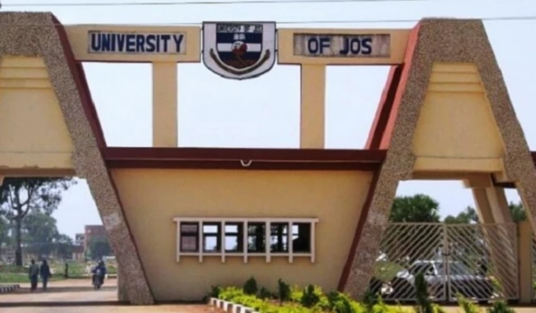 8 ‎UNIJOS Students Die From Horror Crash On Way From Night Outing