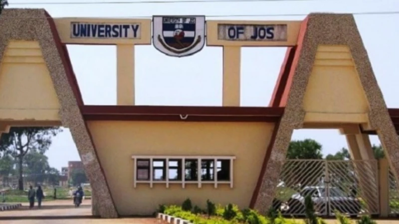8 ‎UNIJOS Students Die From Horror Crash On Way From Night Outing