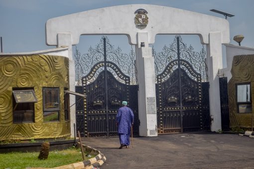 Awujale: Fusengbuwa Ruling House Members Protest, Allege Exclusion From Selection Process