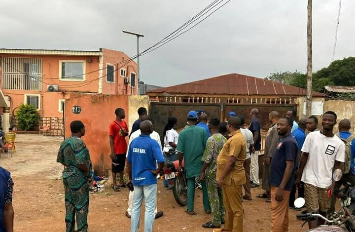 Mixed Reactions As Ede Youths Lock IBEDC Offices Over Epileptic Power Supply