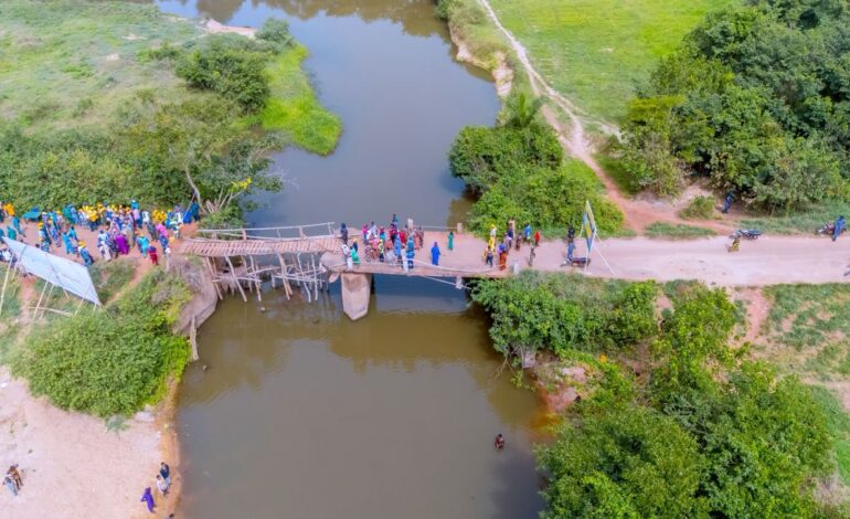 Adeleke Flags off Construction Of Roads, Bridge In Obokun, Slams Fadahunsi, Wole Oke