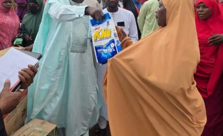 PHOTOS: Reactions As Kano LG Chair Distributes Detergent As Empowerment