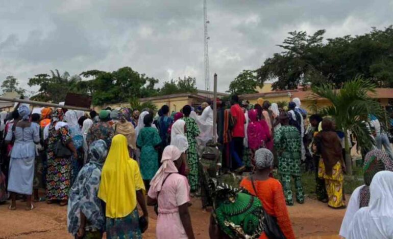 August 15: INEC Assures Credible Poll As Osun Residents Protest At Commission’s Office