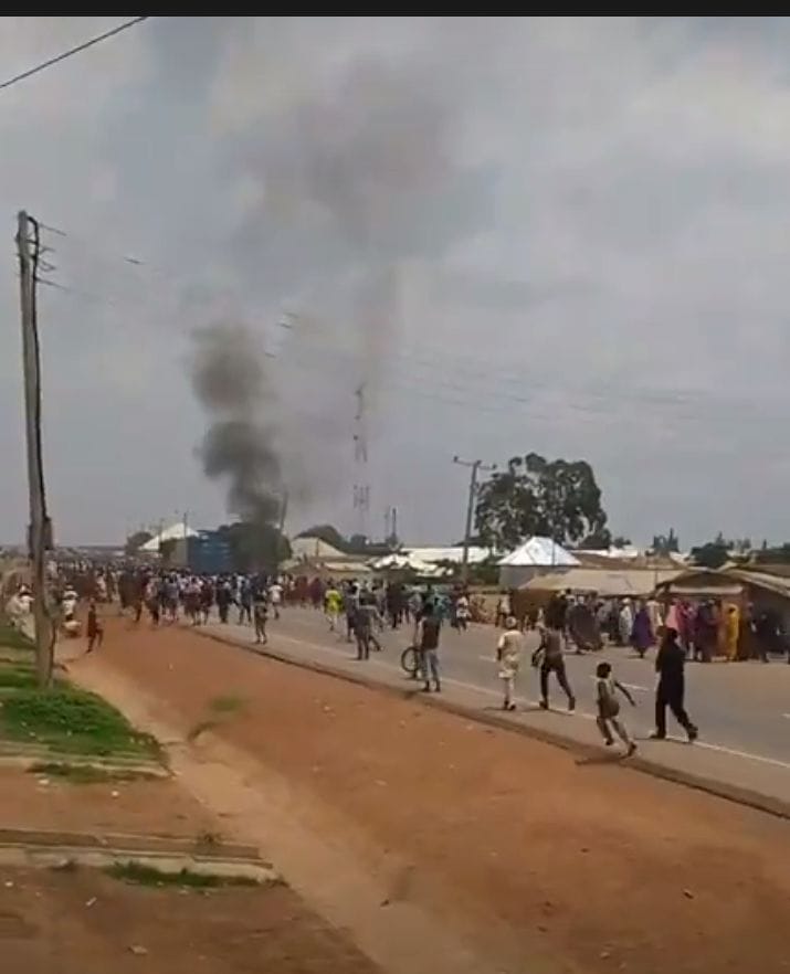 Mob Overpowers Police Officers, Burns Woman To Death Over Child Theft Rumour